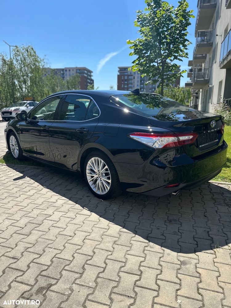 Toyota Camry 2.5 Exclusive - 9