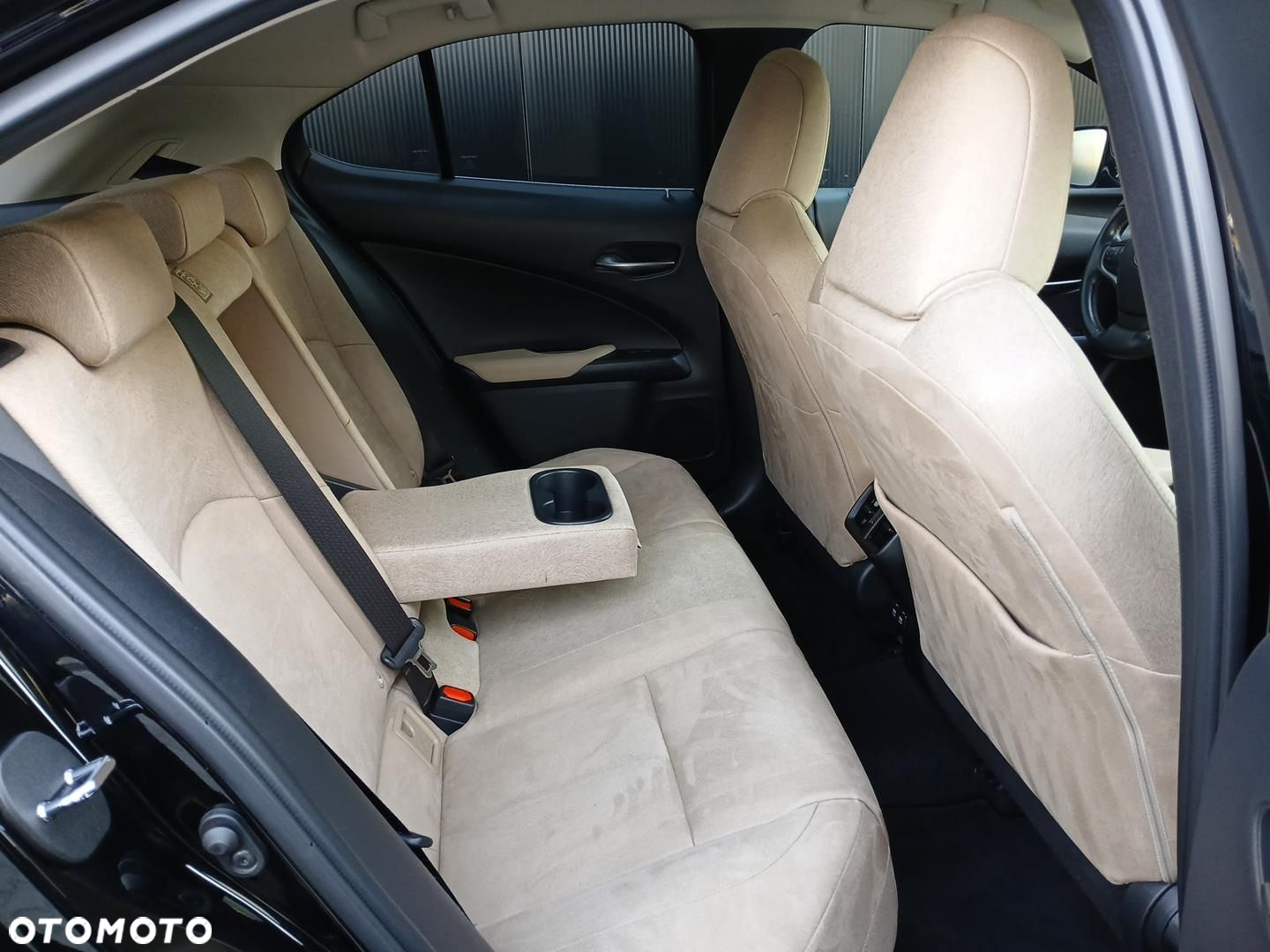 Lexus UX - 24