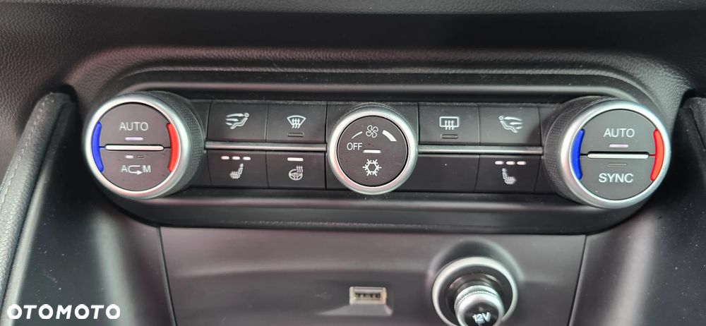 Alfa Romeo Stelvio 2.0 Turbo 16V AT8-Q4 Veloce Ti - 34