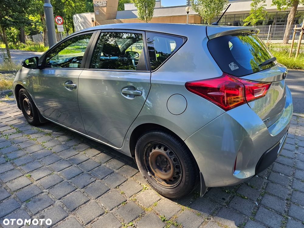 Toyota Auris - 14