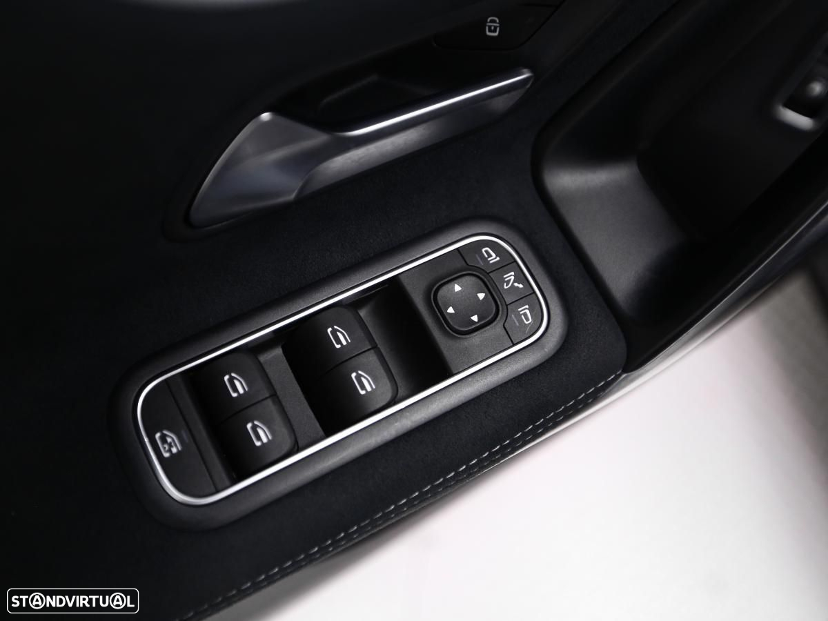 Mercedes-Benz A 250 e AMG Line - 19