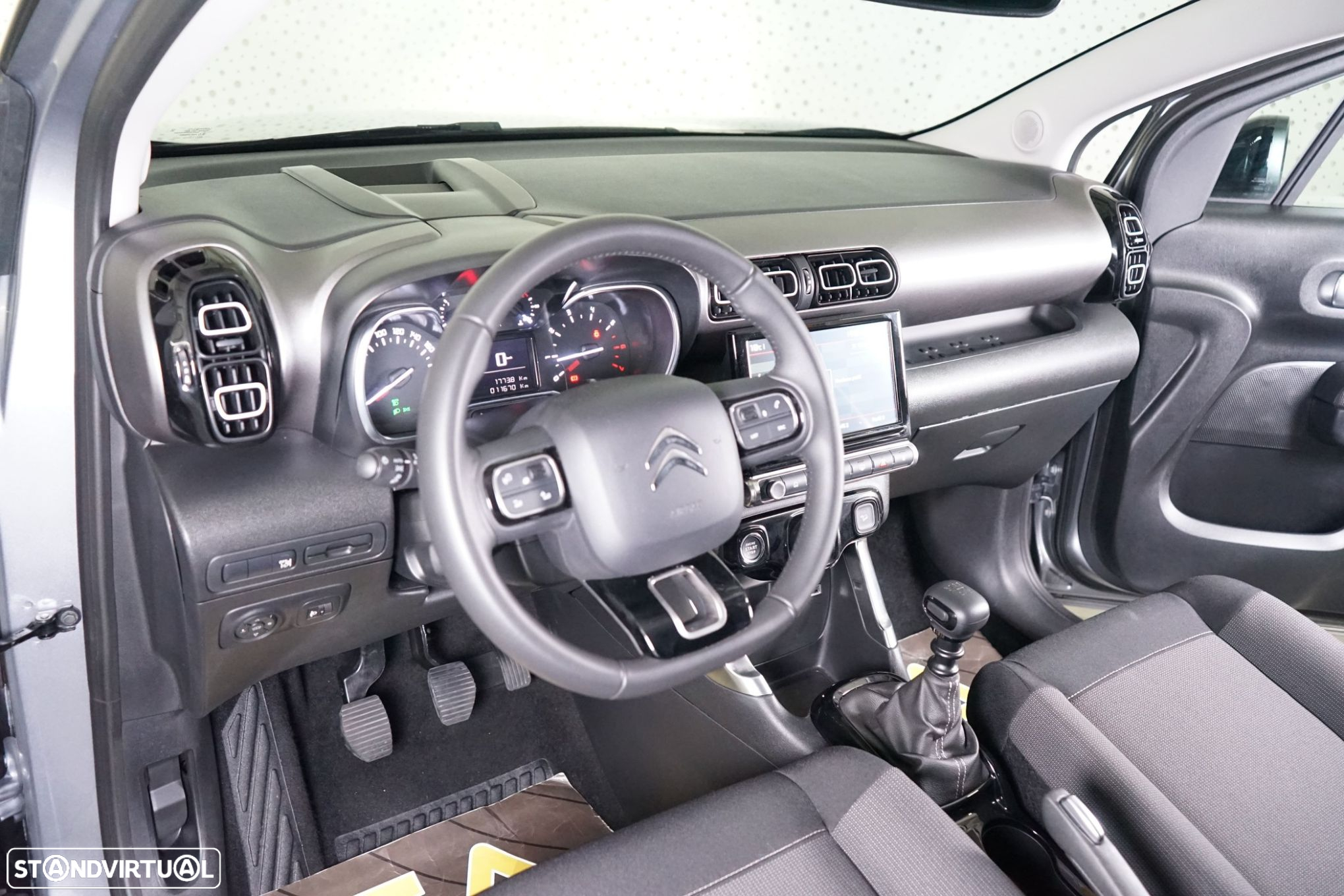 Citroën C3 Aircross 1.2 PureTech Shine - 16
