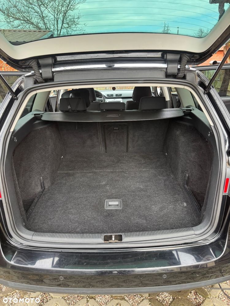 Volkswagen Passat 2.0 TDI DPF DSG Trendline - 20