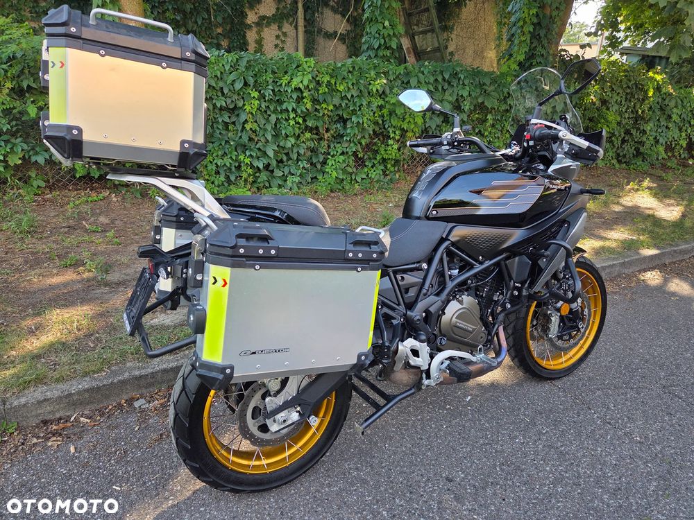 QJMOTOR SRK 700 - 3