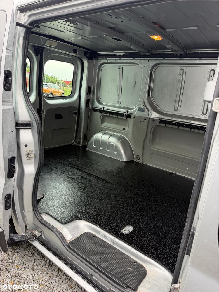 Opel Vivaro - 11