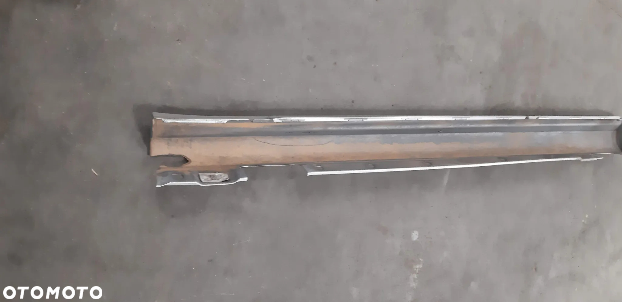 Listwa progowa prawa A2046980854 Mercedes W204 C63 AMG - 4