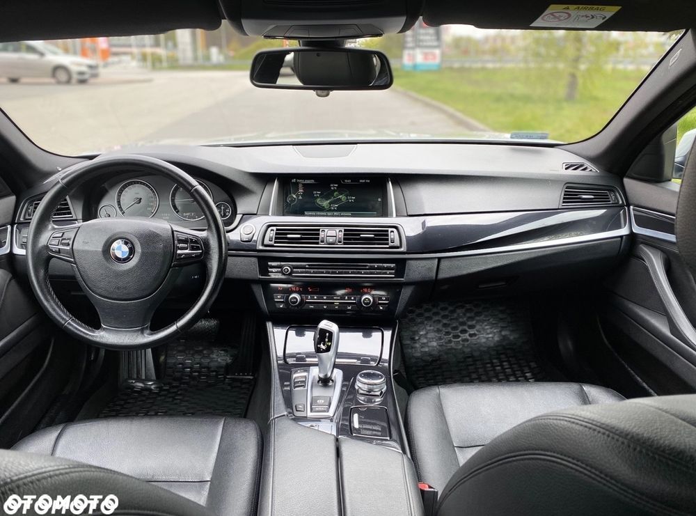 BMW Seria 5 520d xDrive - 10