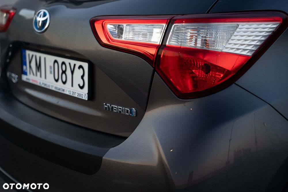 Toyota Yaris Hybrid 100 Premium EU6 - 28