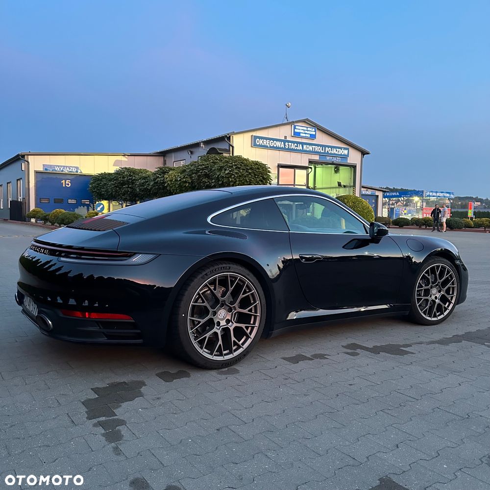 Porsche 911 Carrera - 5