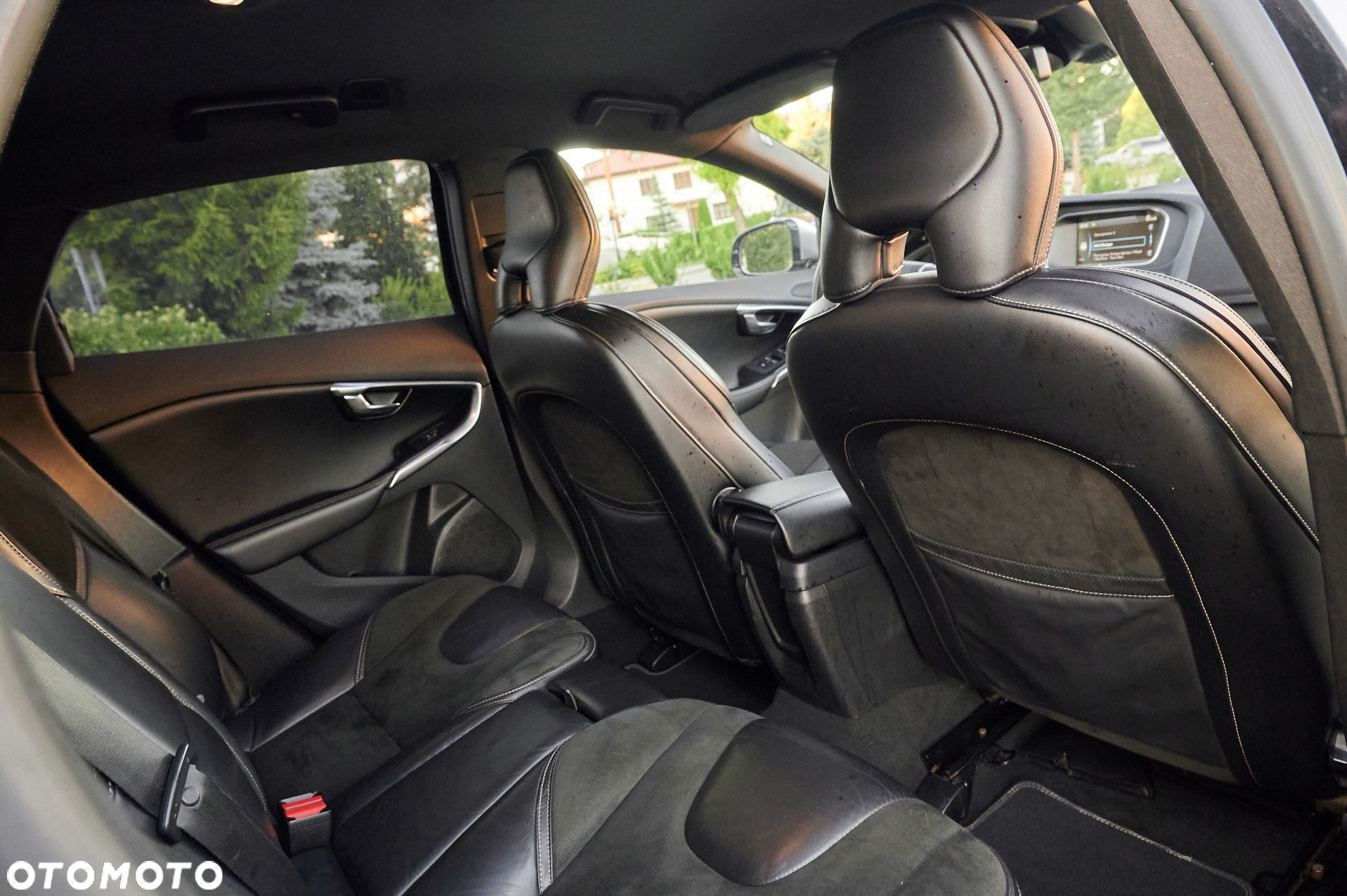 Volvo V40 D2 R-Design - 35