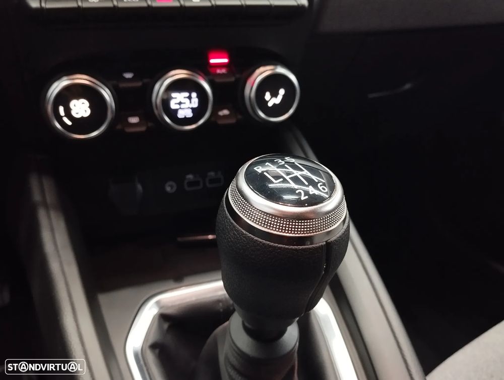 Mitsubishi Colt 1.0 MPI-T Invite - 37