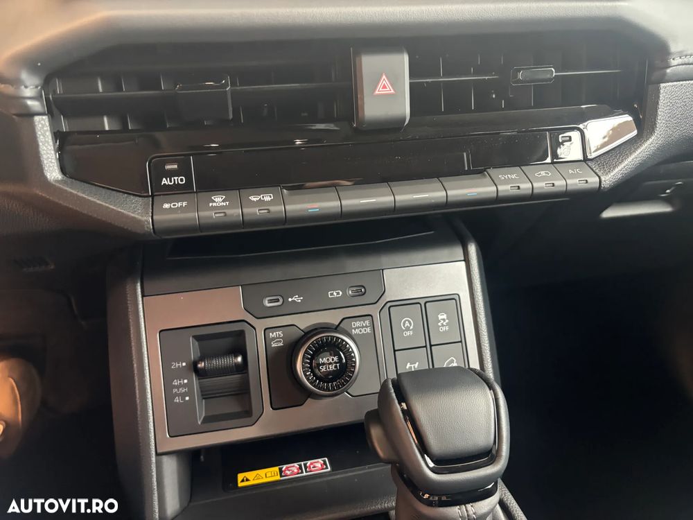 Toyota Hilux 2.8D MHEV Double Cab 6AT AWD Style - 28