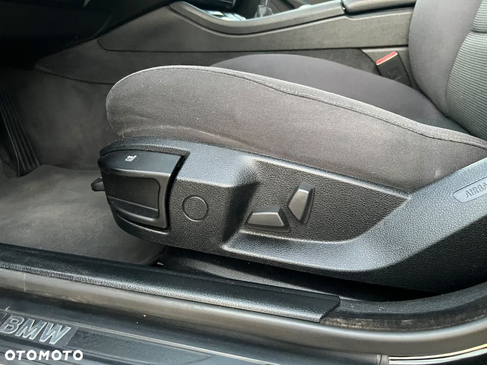 BMW Seria 5 520d Luxury Line - 30