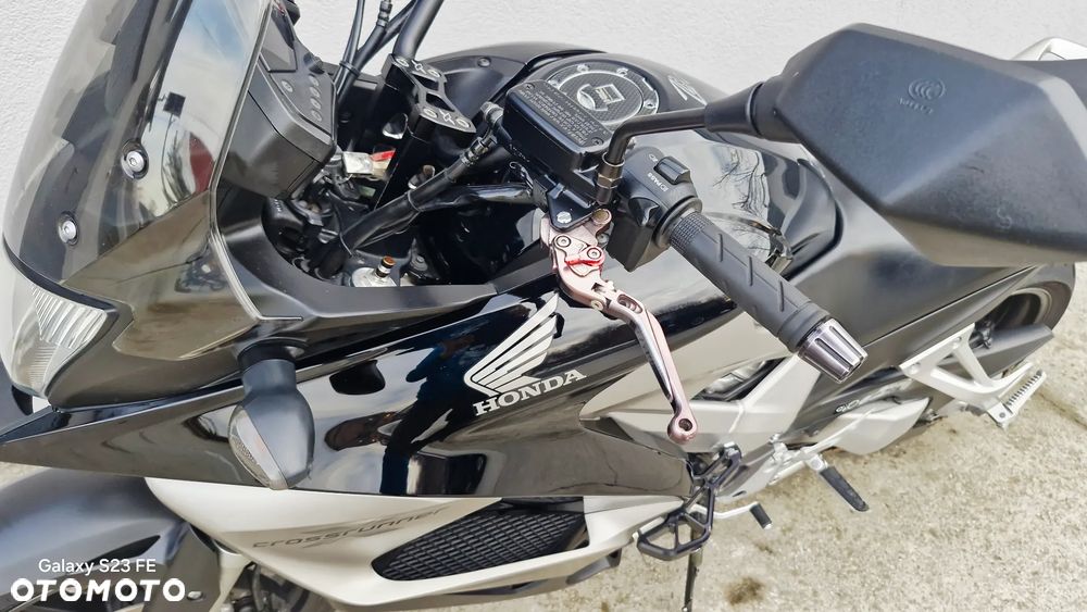 Honda VFR - 12