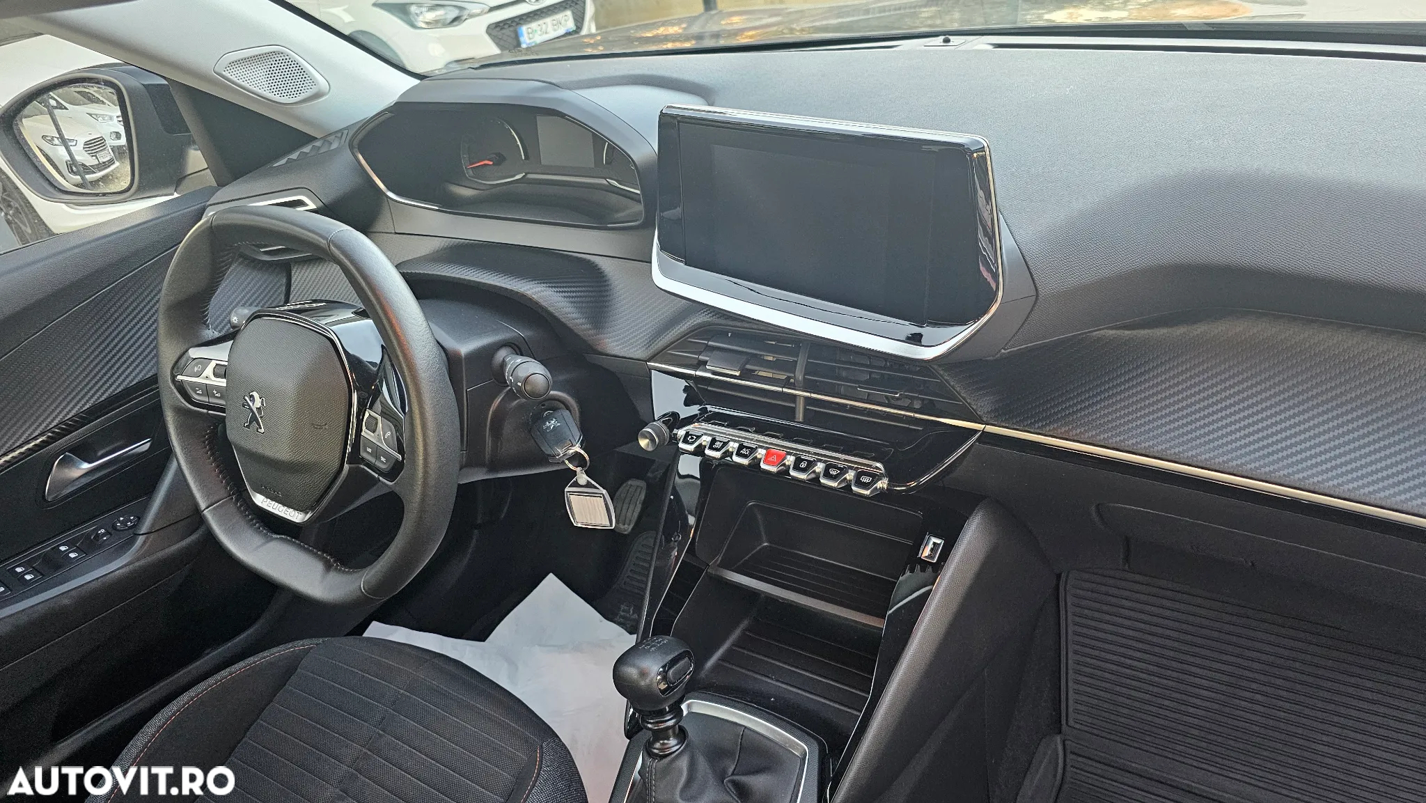 Peugeot 2008 - 9