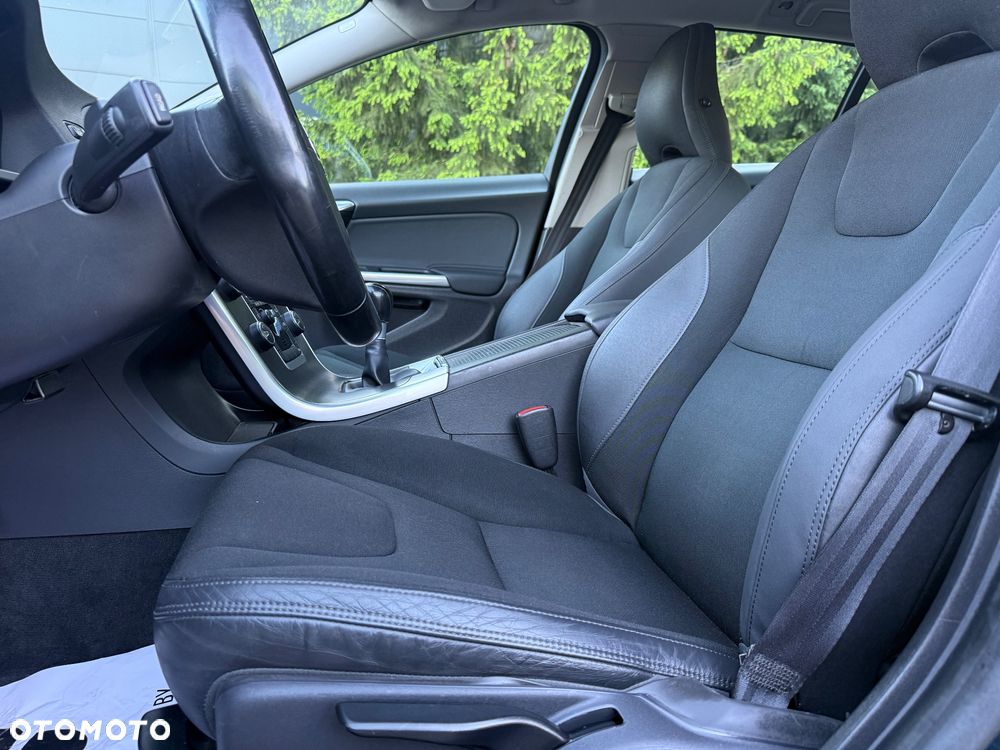 Volvo V60 2.0T - 14