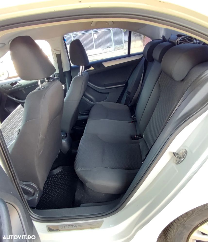 Volkswagen Jetta 1.6 TDI CR DPF Trendline - 6