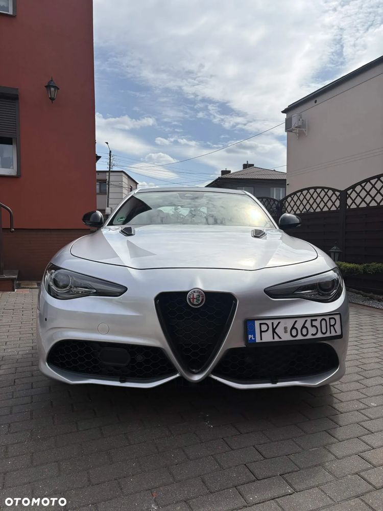 Alfa Romeo Giulia 2.0 Turbo 16V AT8-Q4 Veloce Ti - 1