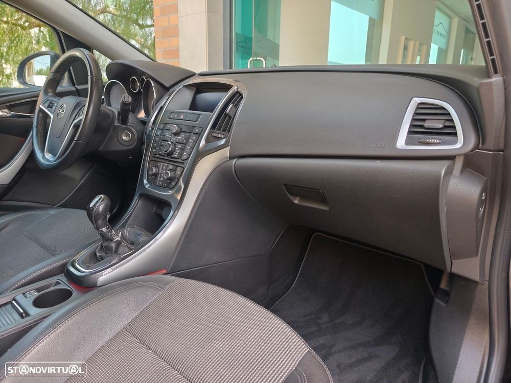Opel Astra Sports Tourer 1.7 CDTi Executive S/S - 31