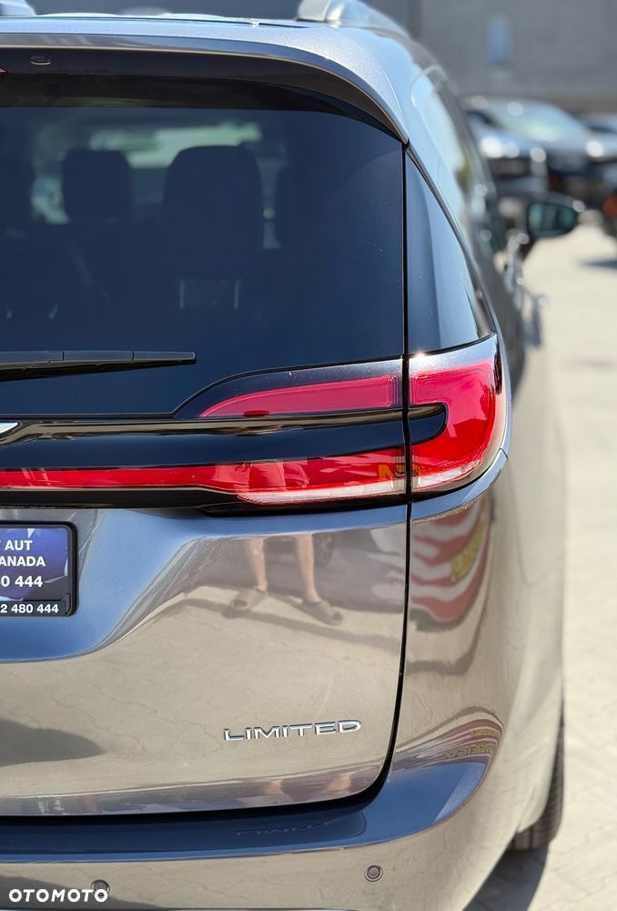 Chrysler Pacifica - 10