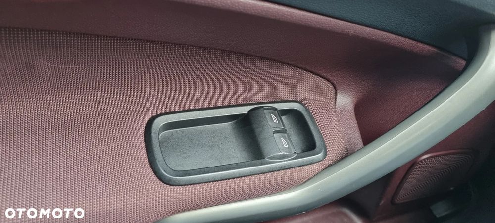 Ford Fiesta 1.25 Trend - 13