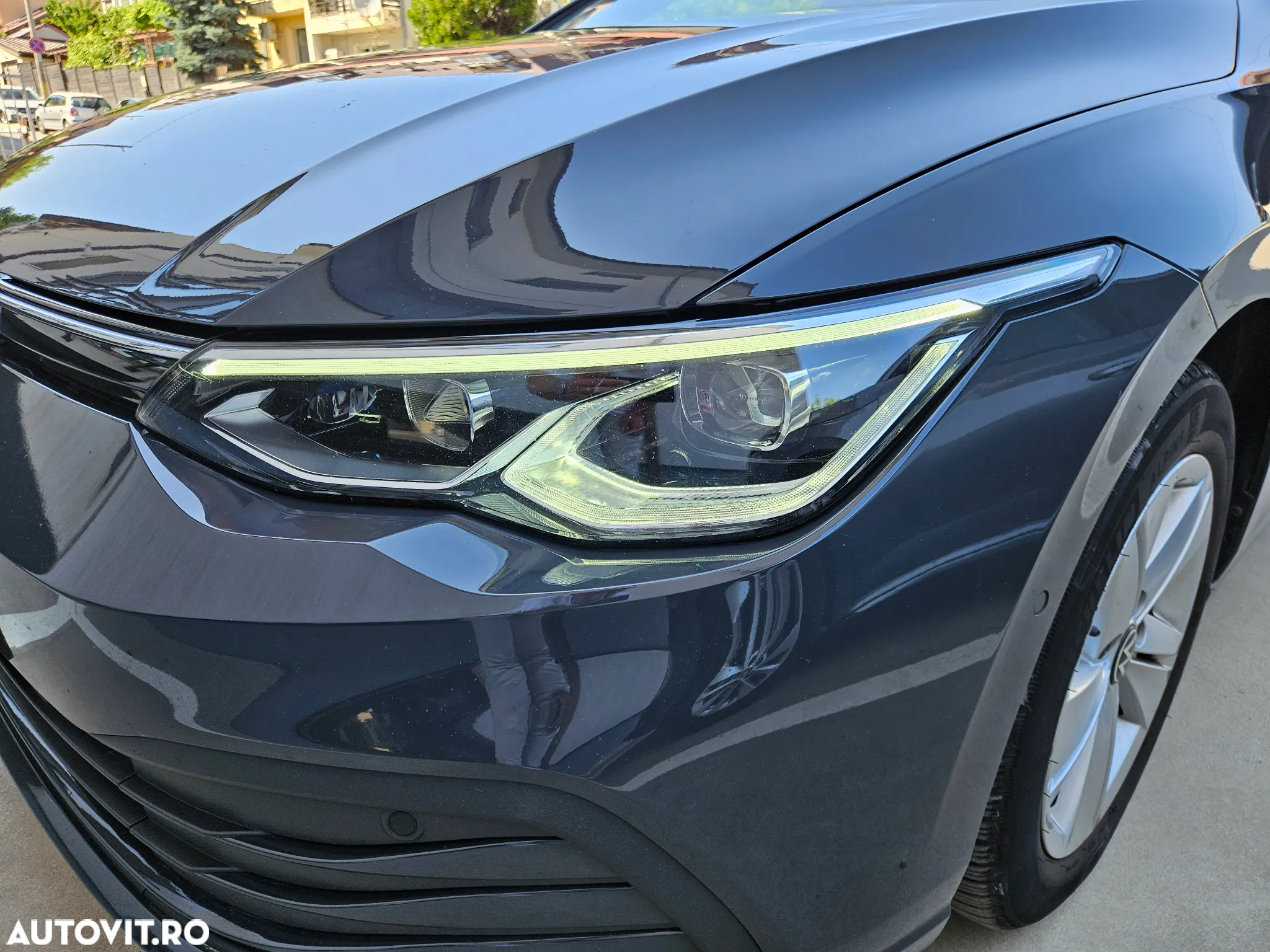 Volkswagen Golf 1.0 eTSI DSG MHEV Life - 5