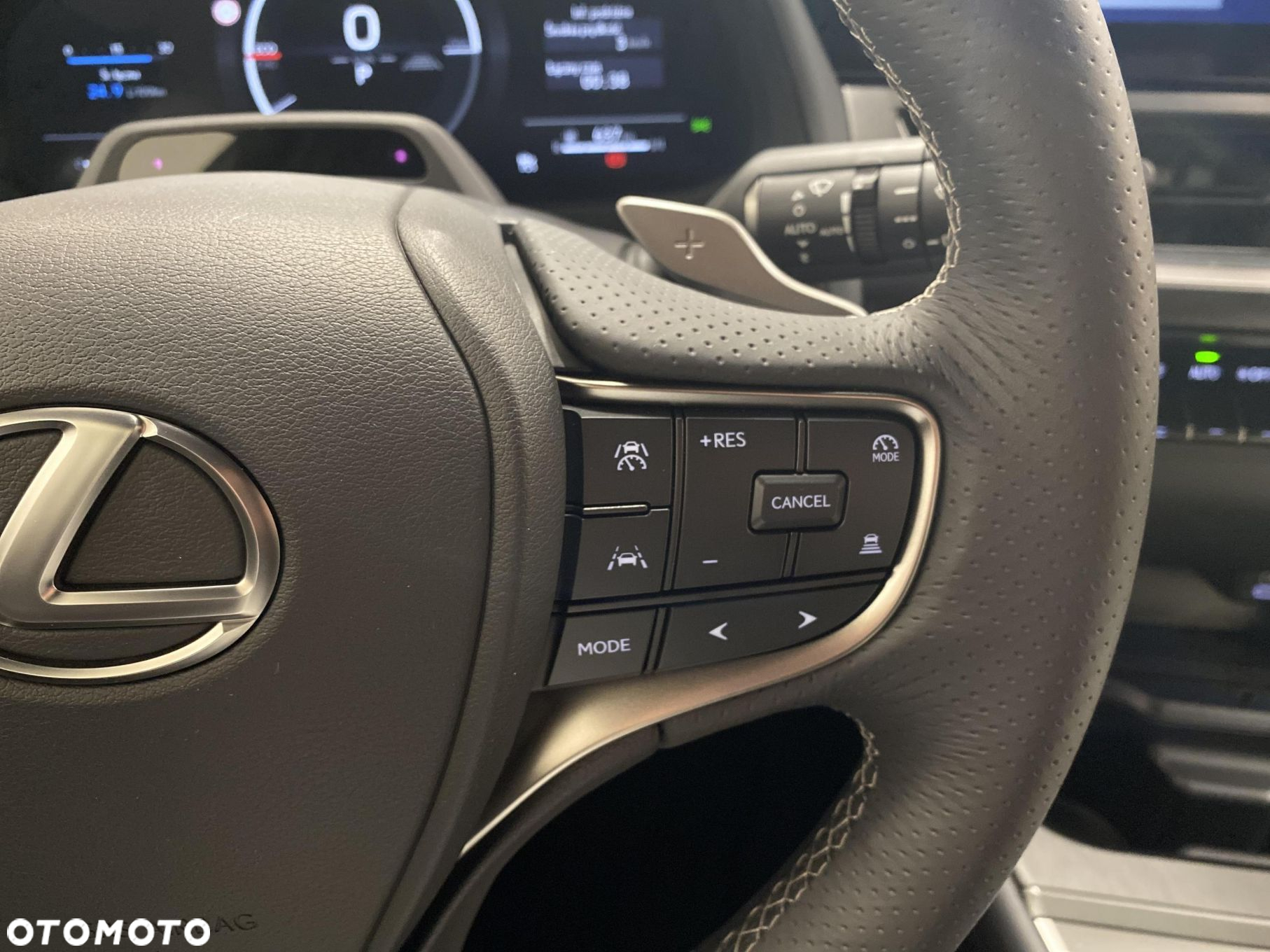 Lexus UX - 14