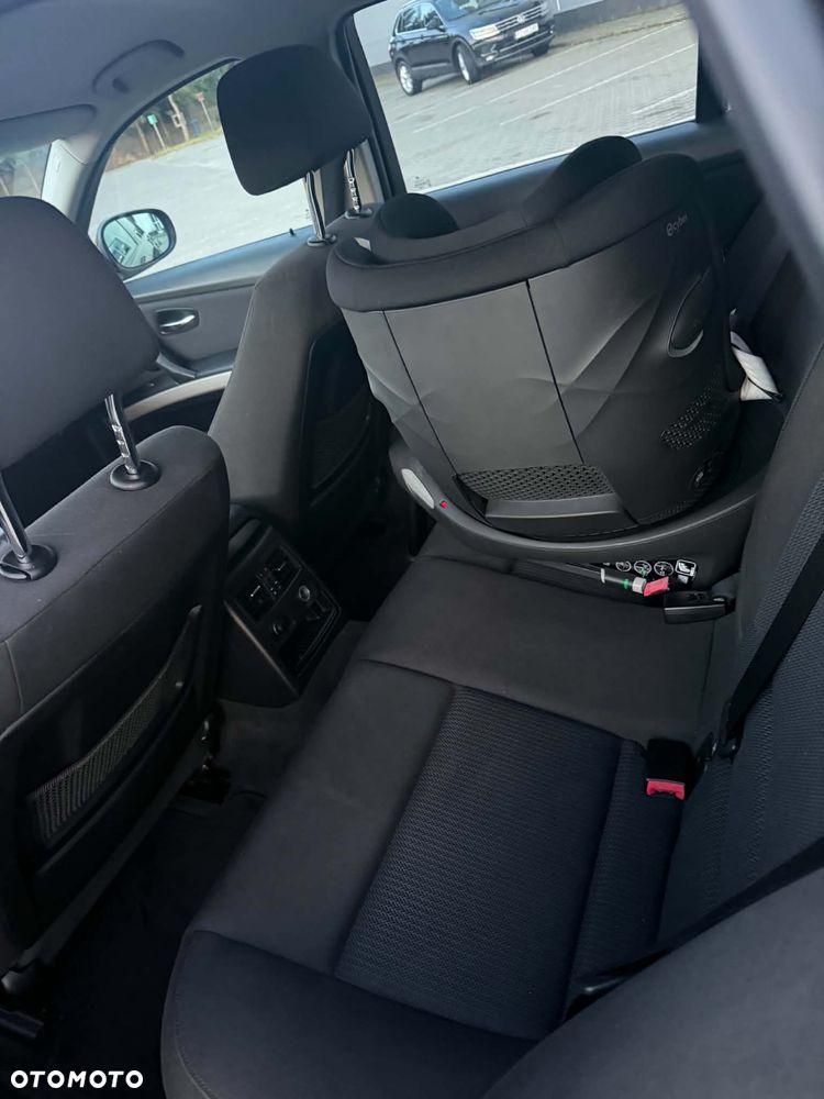 BMW Seria 3 320d - 8