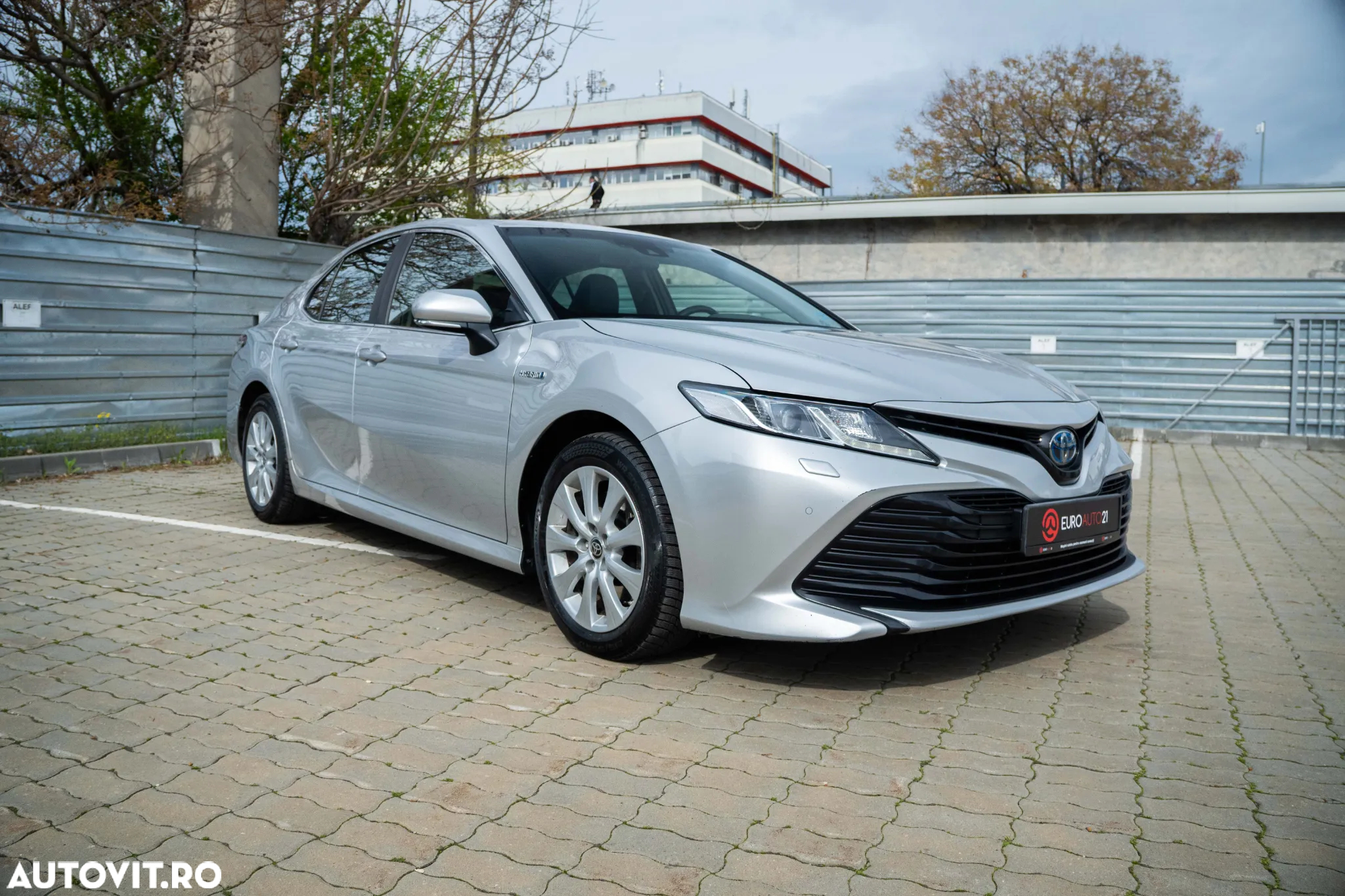 Toyota Camry 2.5 Hybrid Business - 4