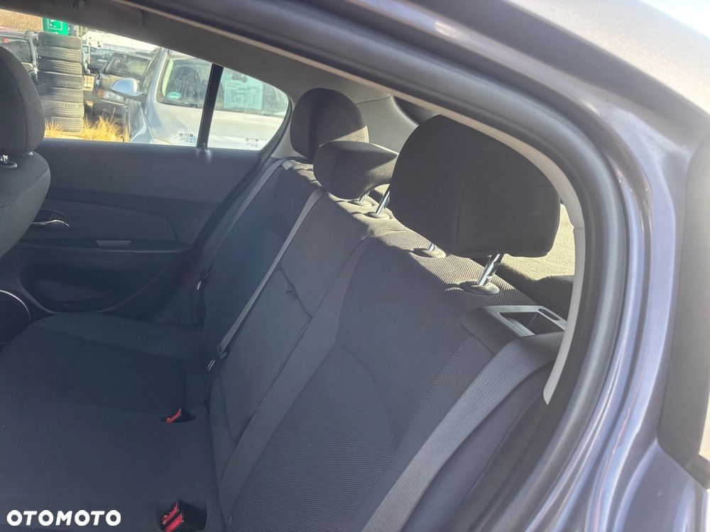 Chevrolet Cruze 1.6 LT - 23