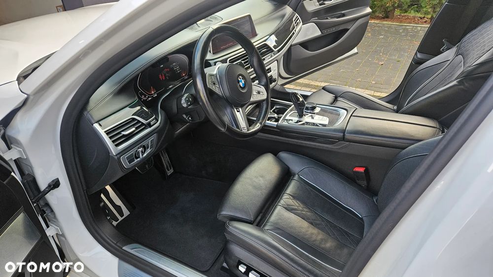 BMW Seria 7 750i xDrive - 10