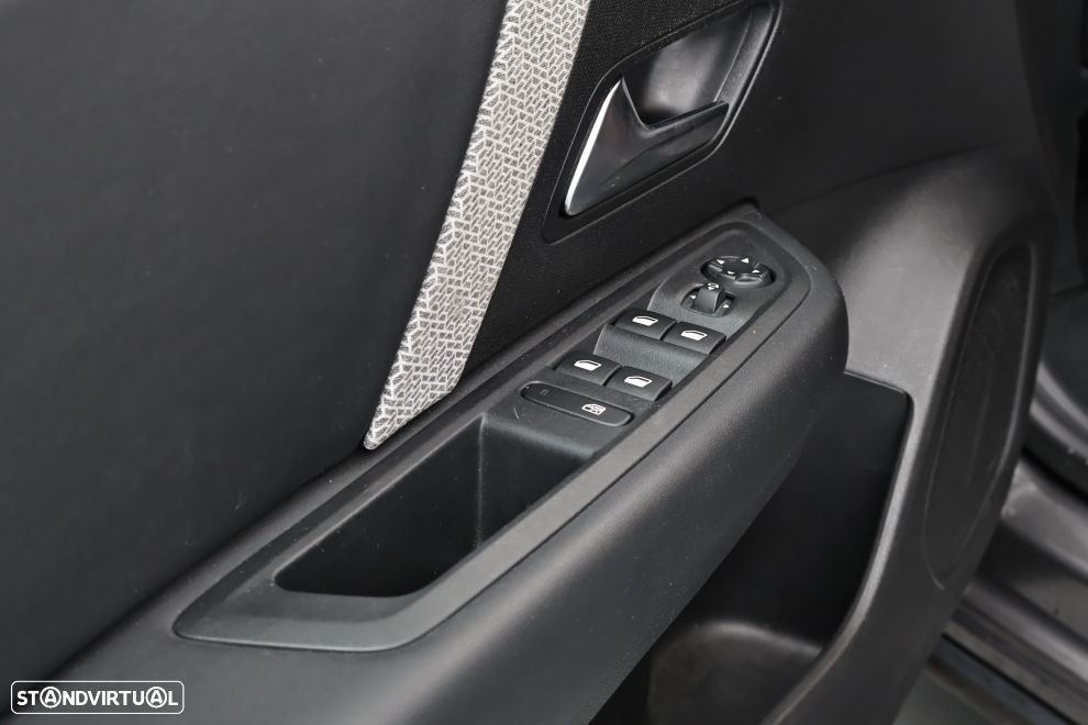 Citroën C4 1.2 PureTech Shine - 24