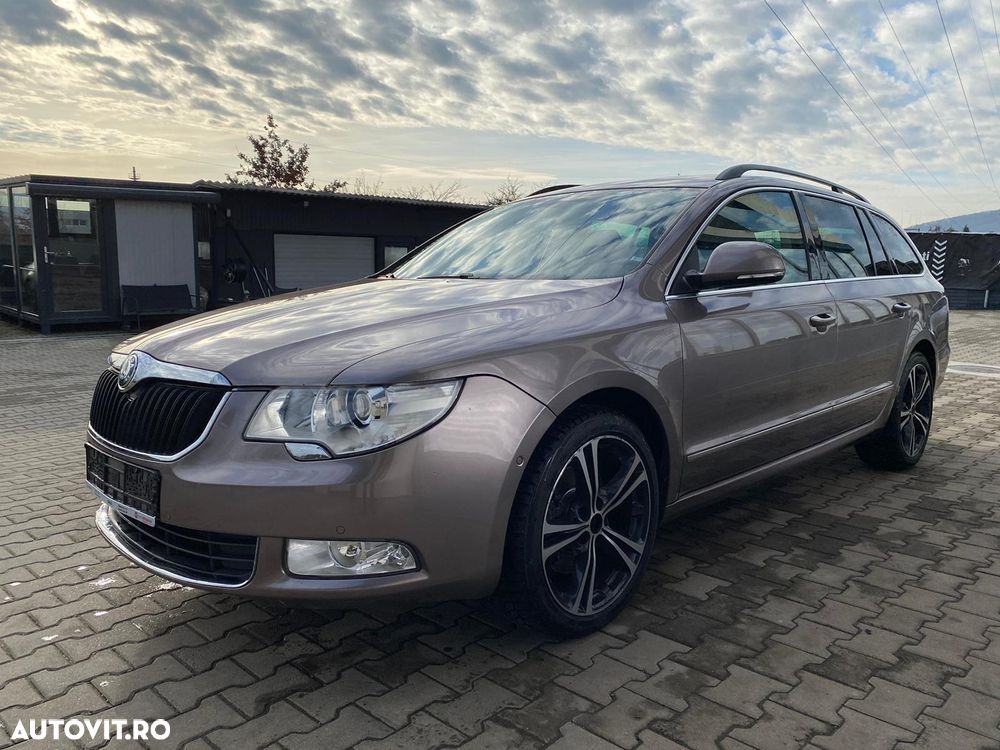 Skoda Superb Combi 2.0 TDI Ambition DSG - 1