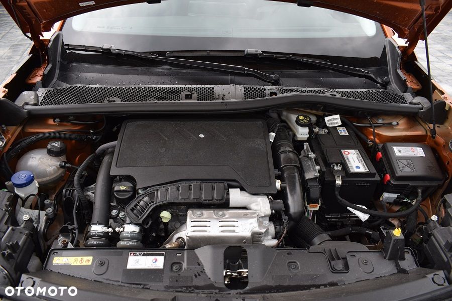 Peugeot 2008 PureTech 130 EAT8 Allure - 30