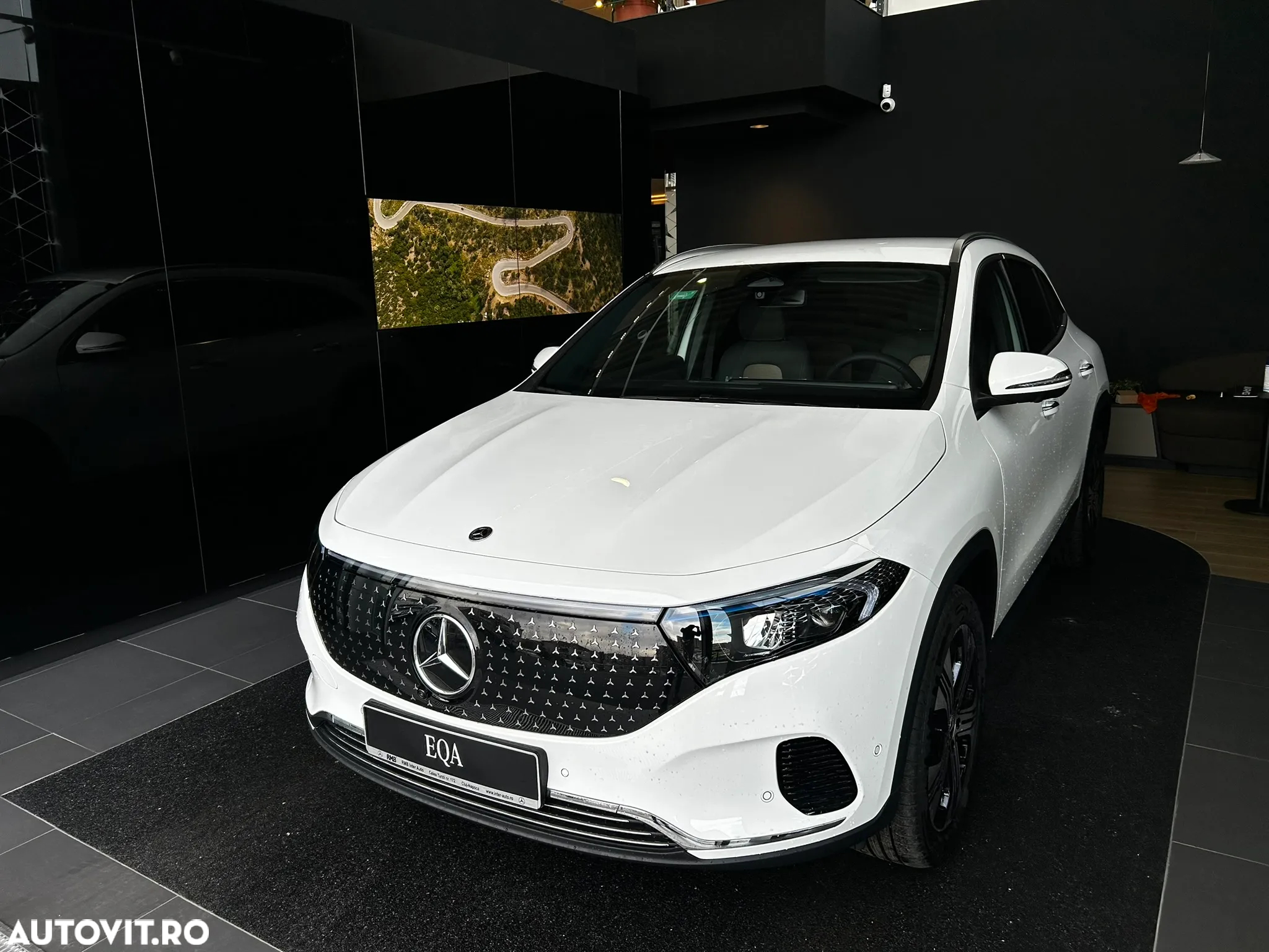Mercedes-Benz EQA - 3