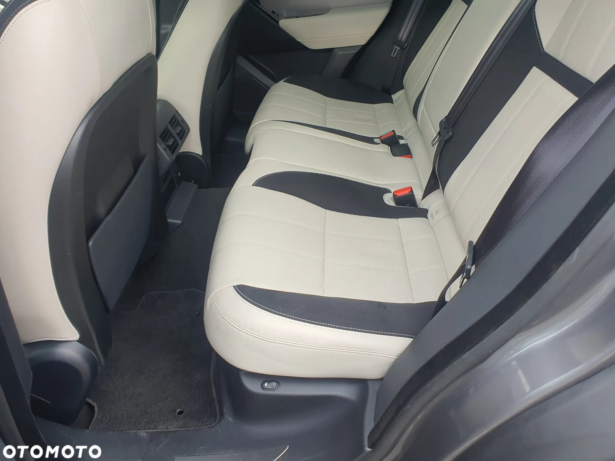 Land Rover Range Rover Velar 2.0 SD4 R-Dynamic SE - 19