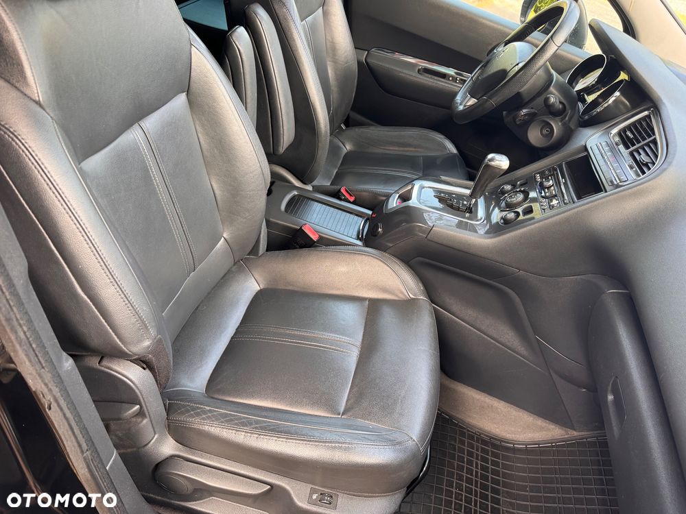 Peugeot 5008 2.0 HDi Allure 7os - 17