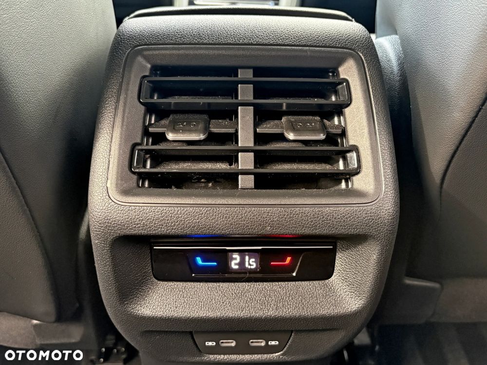 Volkswagen Tiguan 2.0 TDI Elegance DSG - 27