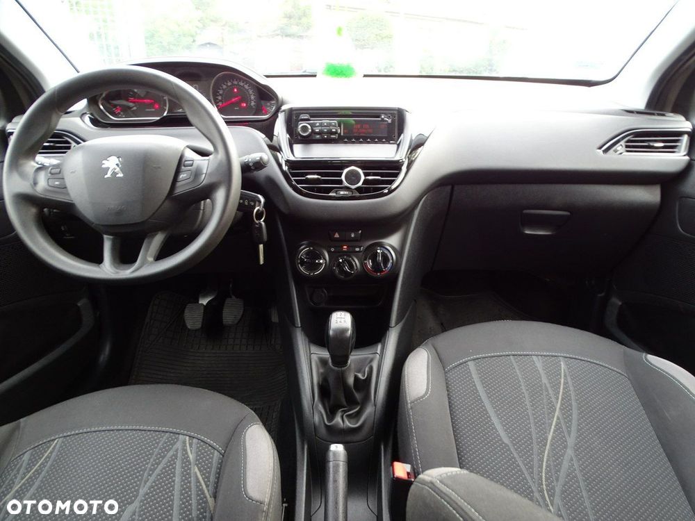 Peugeot 208 - 7