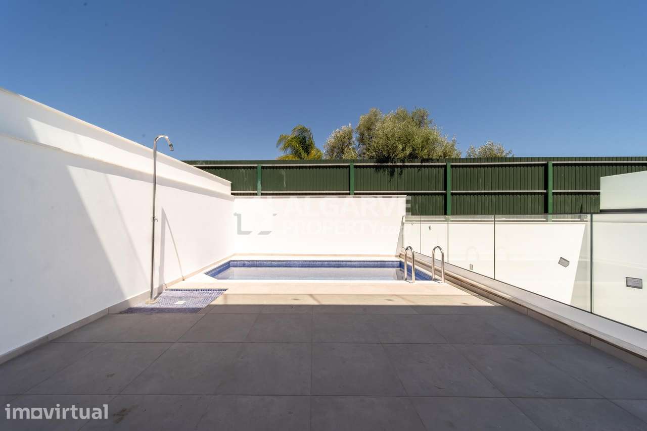 Moradia T3+1 com Piscina Privativa nas Gambelas, Faro - Grande imagem: 5/41