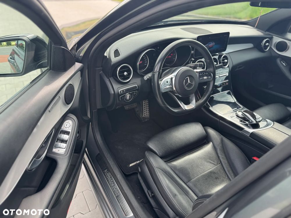 Mercedes-Benz Klasa C 220 d 4Matic T 9G-TRONIC AMG Line - 10