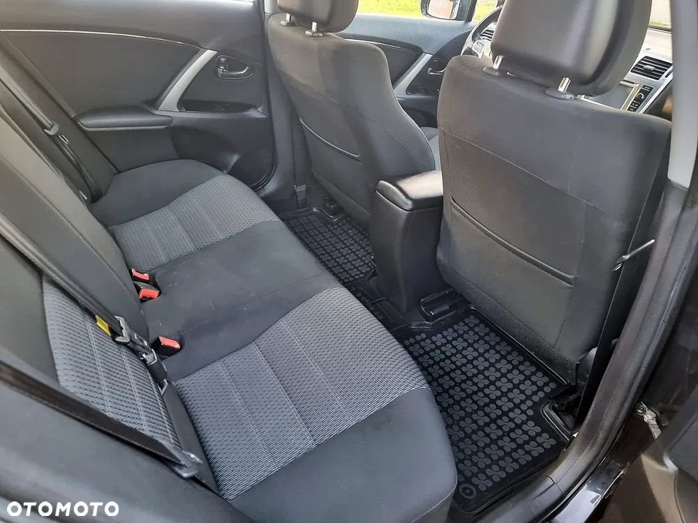 Toyota Avensis 2.0 Premium - 7