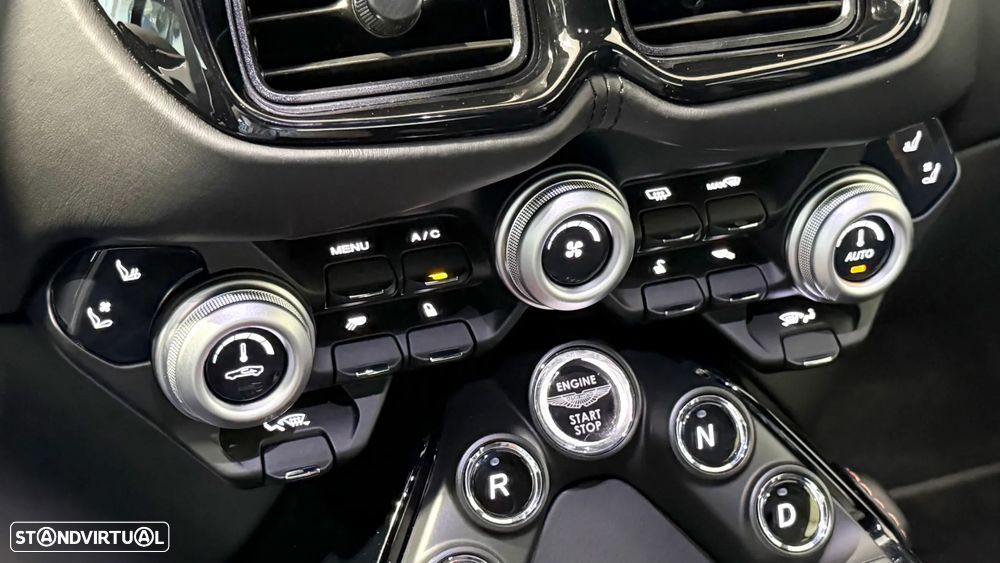 Aston Martin Vantage Coupe 4.0 Twin-Turbo V8 - 35