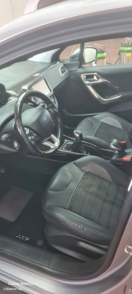 Peugeot 2008 BlueHDi 100 STOP & START Allure - 20