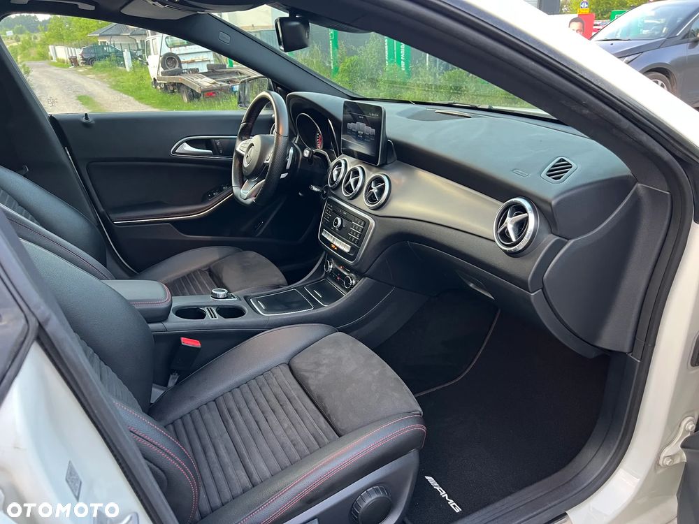 Mercedes-Benz CLA Shooting Brake 180 7G-DCT AMG Line - 14