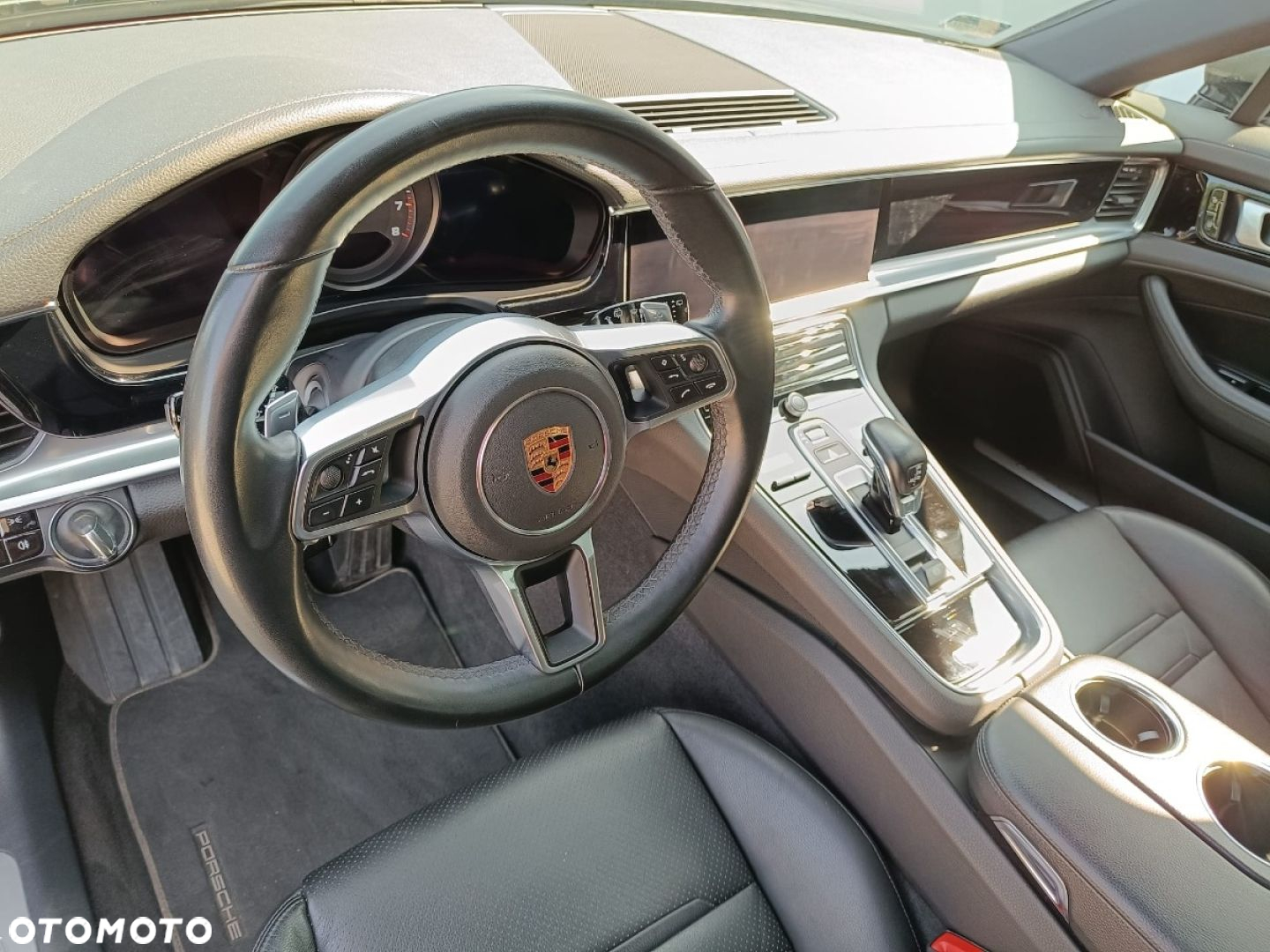 Porsche Panamera - 28