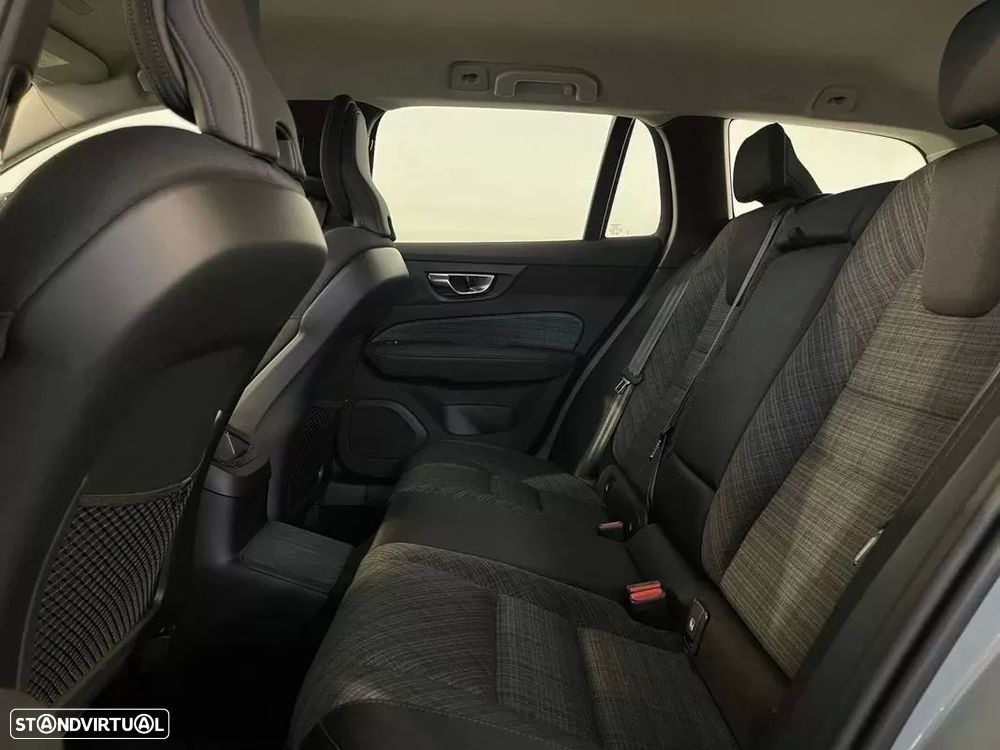 Volvo V60 2.0 T6 AWD TE Essential - 14