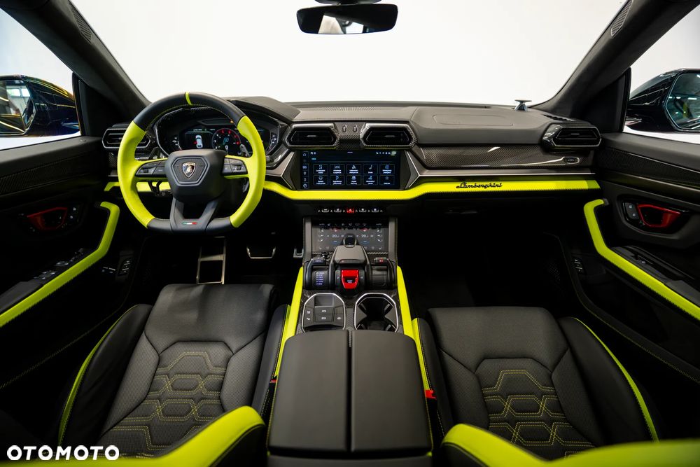 Lamborghini Urus - 16