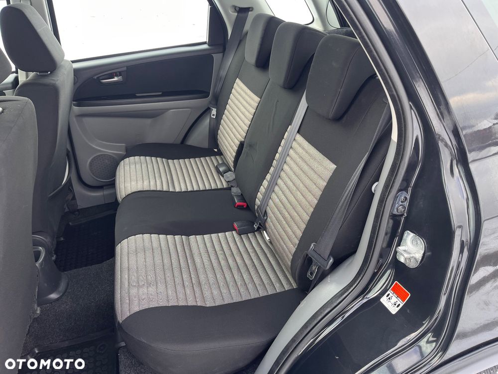 Suzuki SX4 1.6 VVT 4x4 Comfort - 12