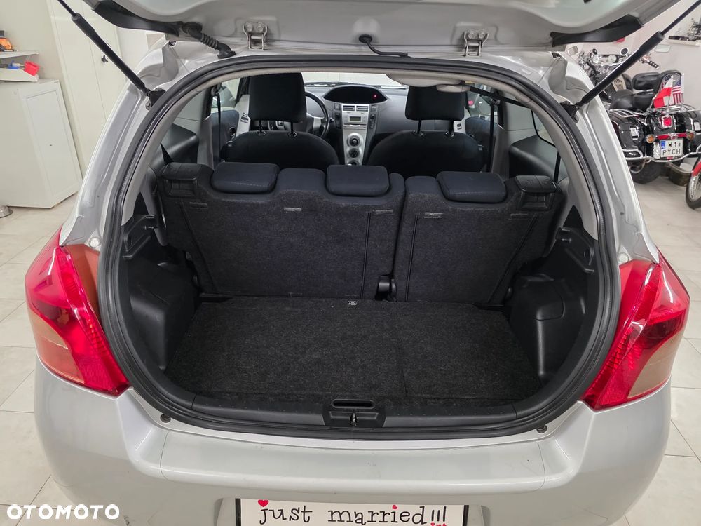 Toyota Yaris - 12